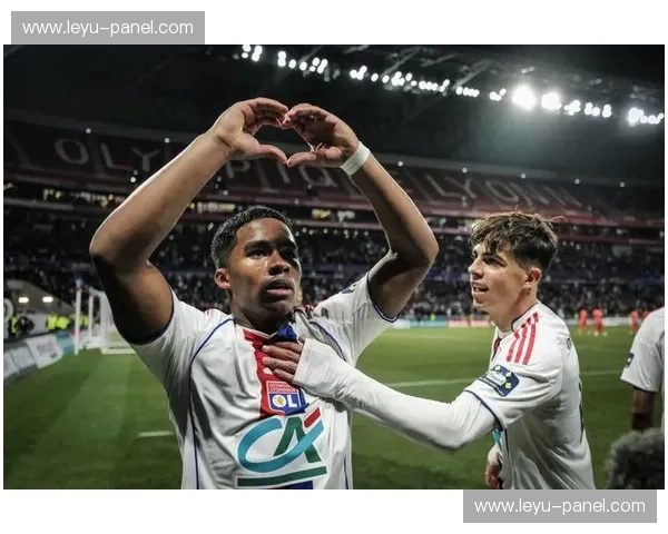 里昂客场1-0小胜南特,舒尔茨破门恩德里克染红 里昂客场1-0小胜南特,舒尔茨破门恩德里克染红